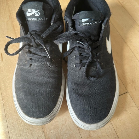 Nike Black Canvas Sneakers with White Swoosh - Picture 2 of 3